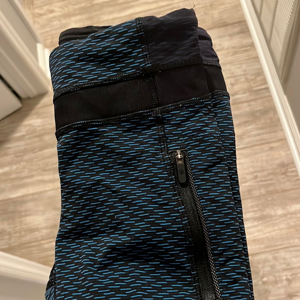 Lululemon leggings size 4